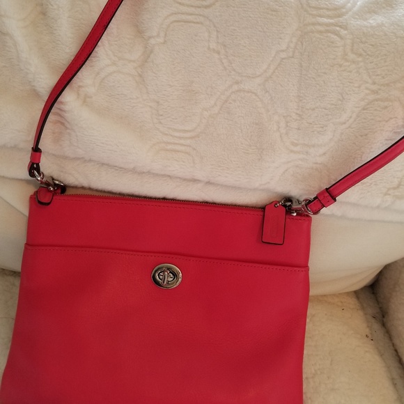 Coach Handbags - COACH Crossbody purse